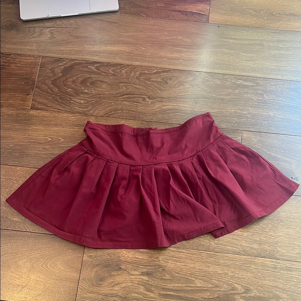 PrettyLittleThing Red Mini Pleated Stretch-Waist Skirt